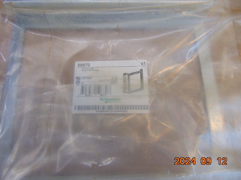SCHNEIDER ELECTRIC 59670 MOUNTING PLATE