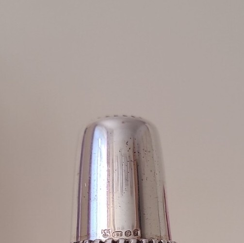 Vintage 6.2g SOLID SILVER Hallmarked ARI D NORMAN Thimble 1973
