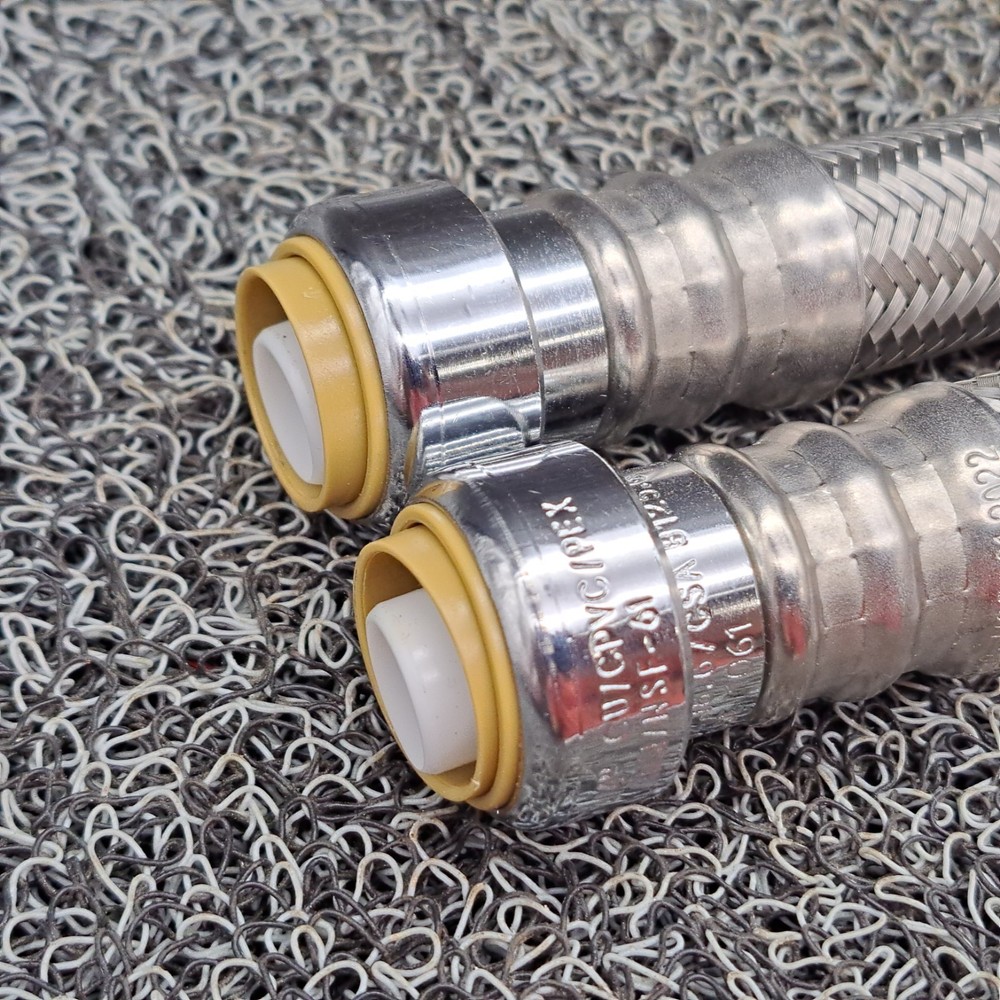 Sioux Chief 279-3F3Q18 3/4'' FIP × 3/4'' PDQ × 18''.Water Heater Connectors (2)