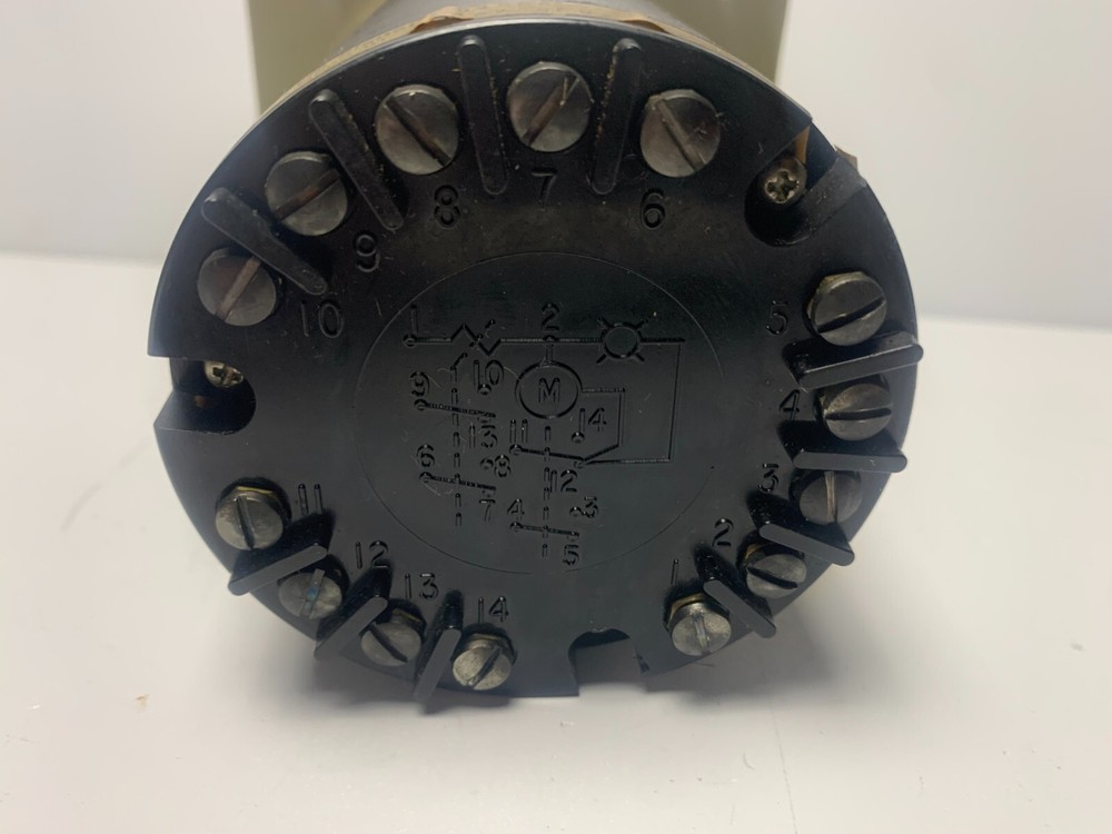 EAGLE SIGNAL CONTROLS, BR49B6 Timer Module 30 Minutes