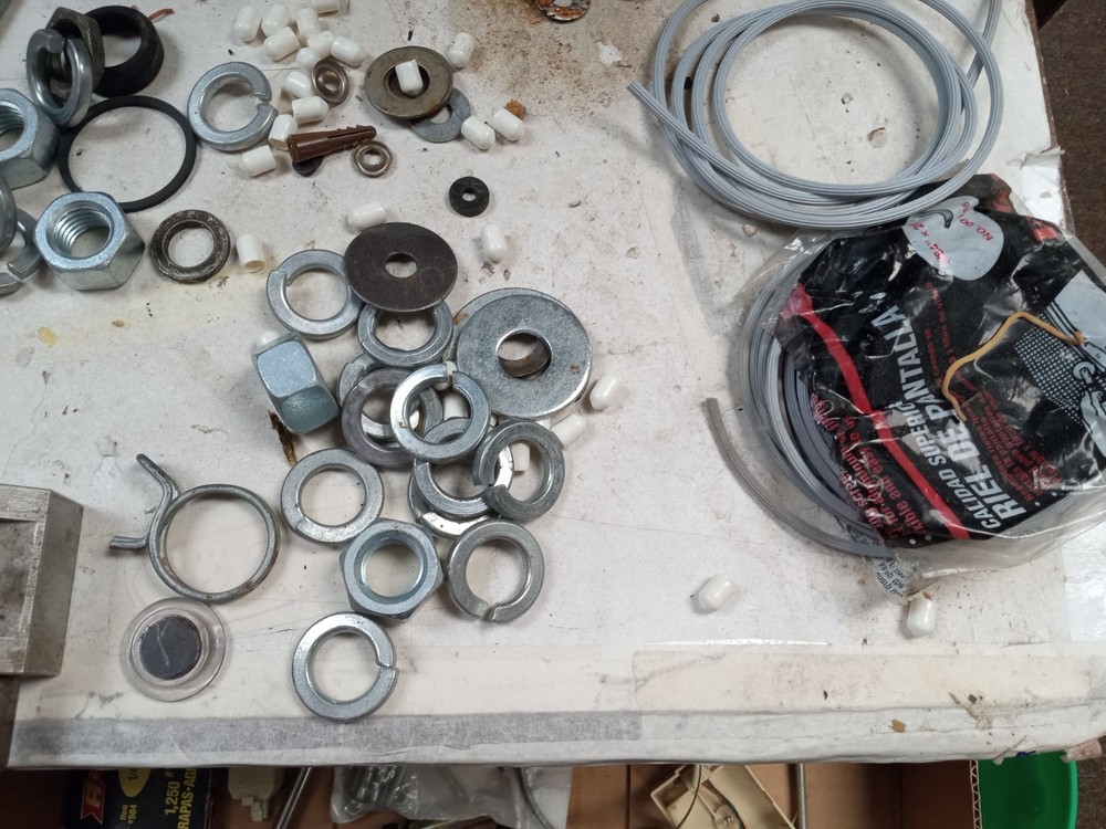 HUGE LOT MISCELLANEOS HARDWARE,ROUTER BITS,TAPPING BITS,NUTS, BOLTS,WASHERS ++++