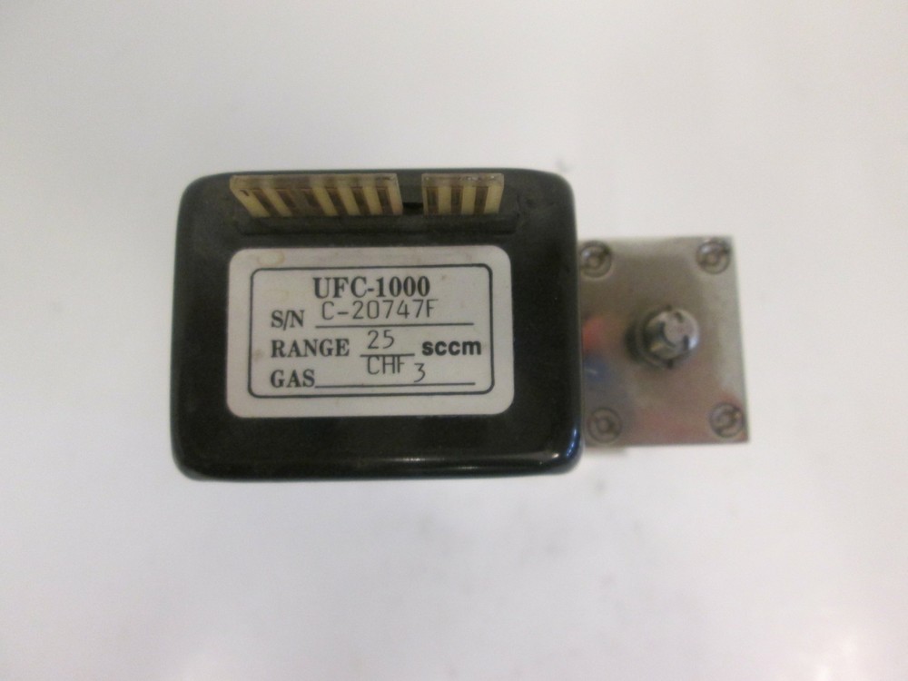 Unit UFC-1000, MFC, Mass Flow Controller, CHF3, 25 SCCM, Used