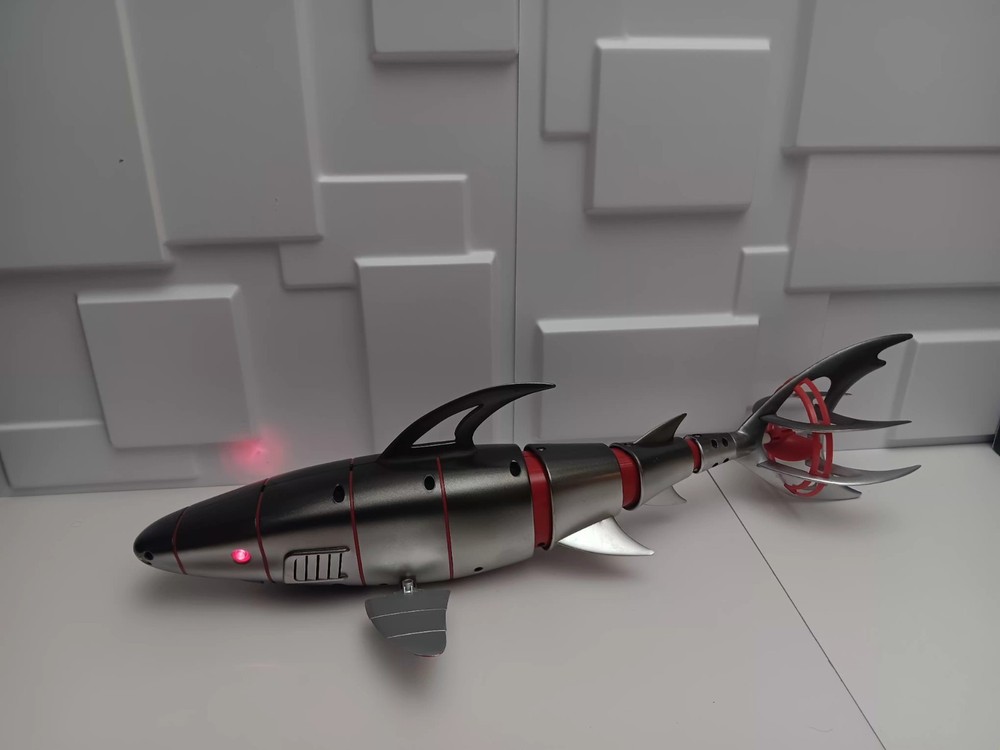 Swimways Cyborg RC Shark With Remote Control 2005 Very HTF (READ DESCRIPTION)