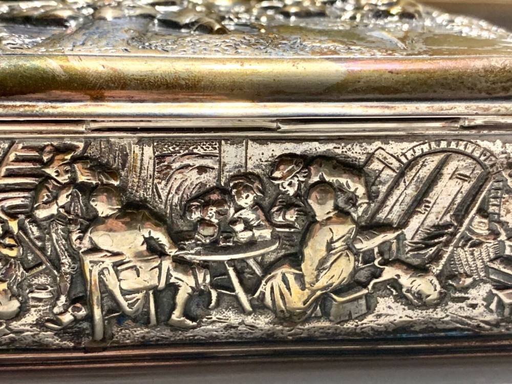 BEAUTIFUL - Vintage Dutch 833 Silver Repousse Box