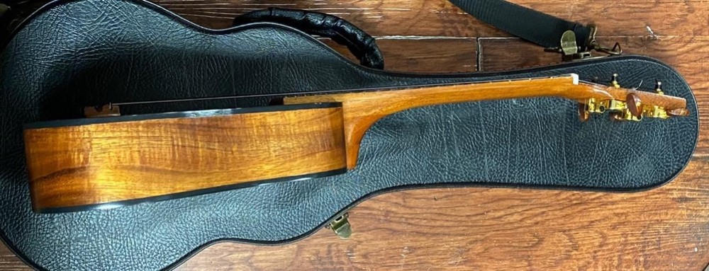 SONNY D KOA UKULELE W/ HARD CASE.