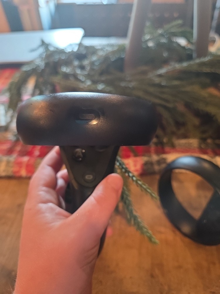 Quest 1 Oculus VR Gaming Headset With Controllers