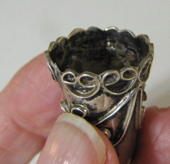 Vintage Taxco Sterling Silver Thimble Signed JMA Eagle Stamp Scroll Silver Work