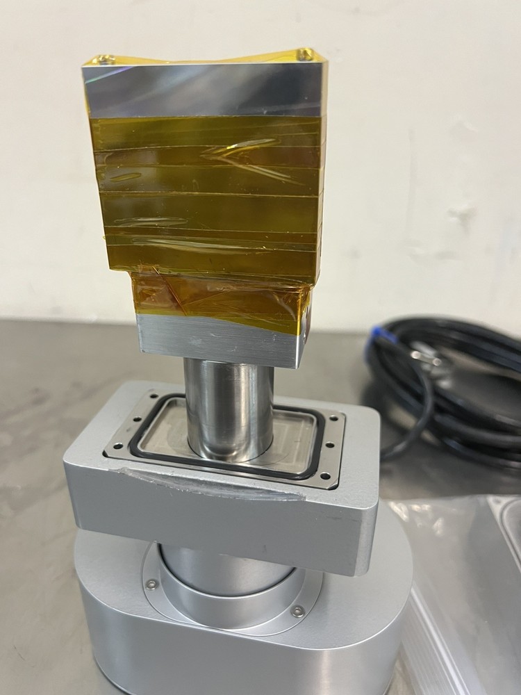 Gatan ORIUS SC1000 (Model 832.P20U0) CCD Camera, Flange & Cable