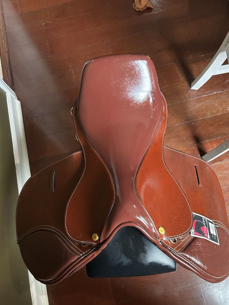 Kincade Close Contact Saddle 15 inch