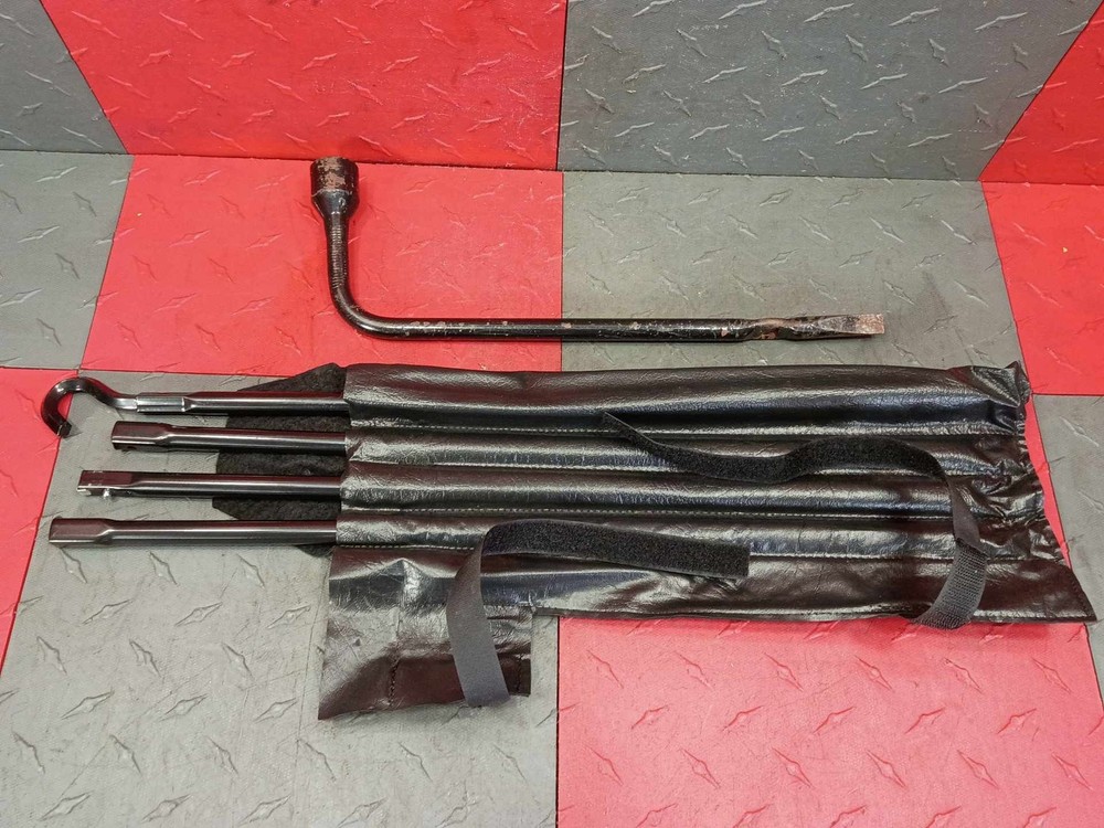 2003 Dodge 1500 ~ Emergency Roadside Jack & Tool Kit OEM