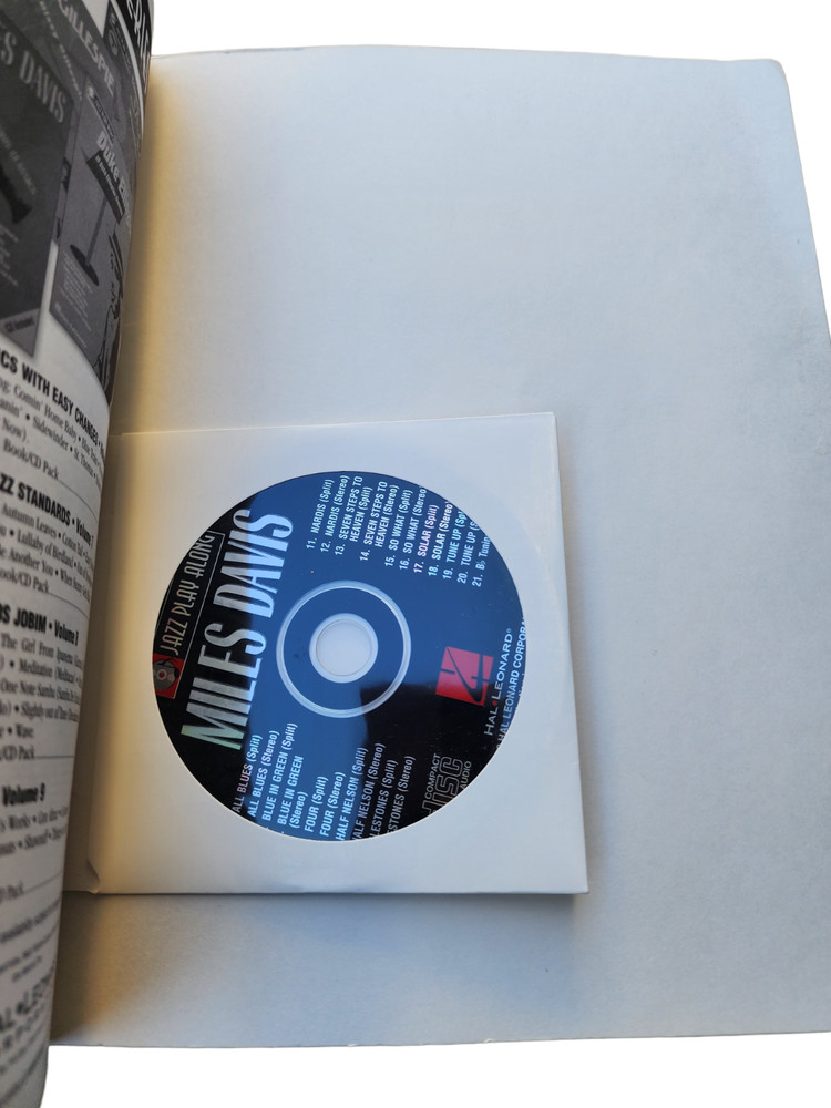 Hal Leonard Miles Davis - Jazz Play Along (Book/CD)