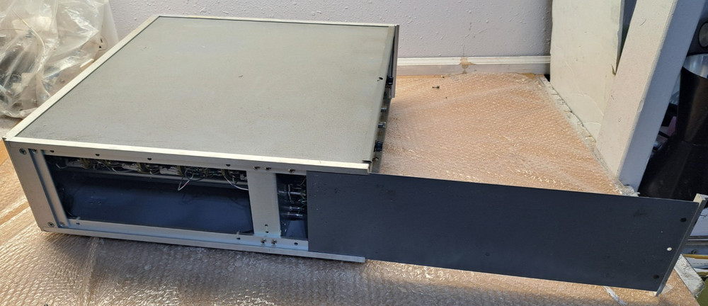 Krohn-Hite model 3343 Dual Channel, Solid State Variable Electronic Filter