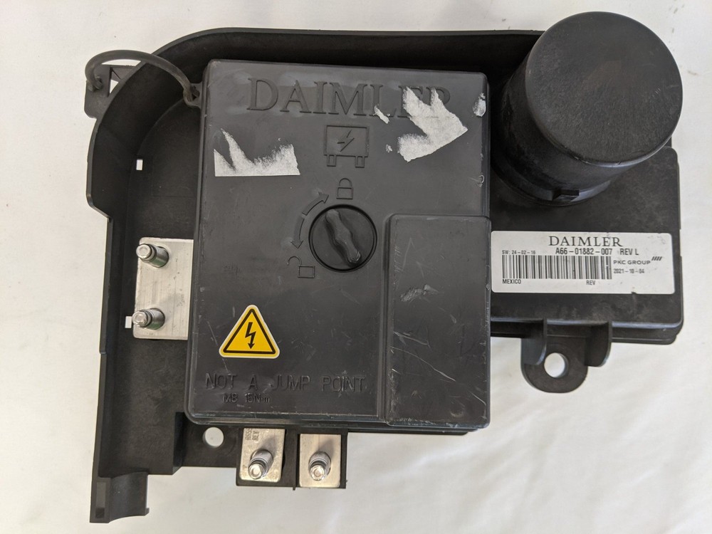 Freightliner Daimler Battery Cable Access Power Module - P/N A66-01882-007