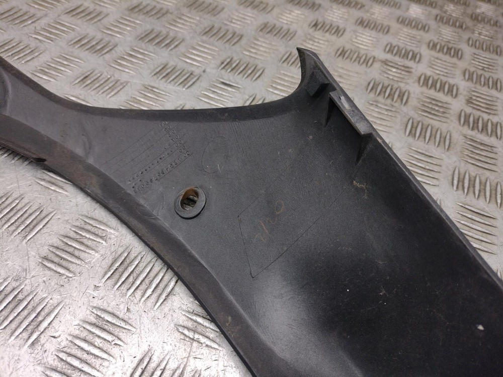 2001 SUZUKI GSF 600 S BANDIT Front Centre Panel
