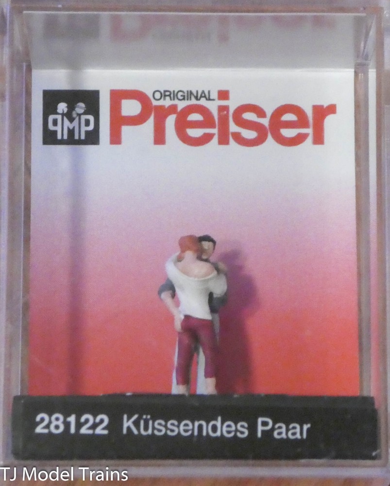 Preiser HO #28122 Kissing Couple