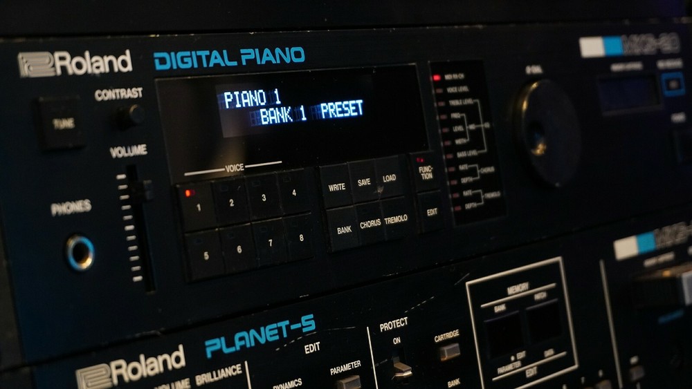 Roland MKS-20 Custom OLED Display !