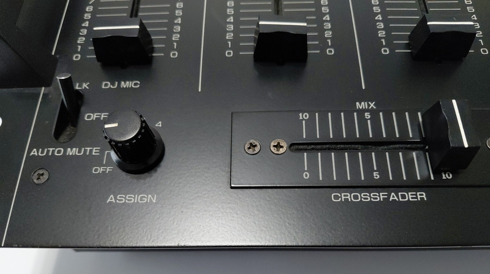 GEMINI PMX-2500 Preamp Equalizer Mixer DJ Audio Counsel-Powers On