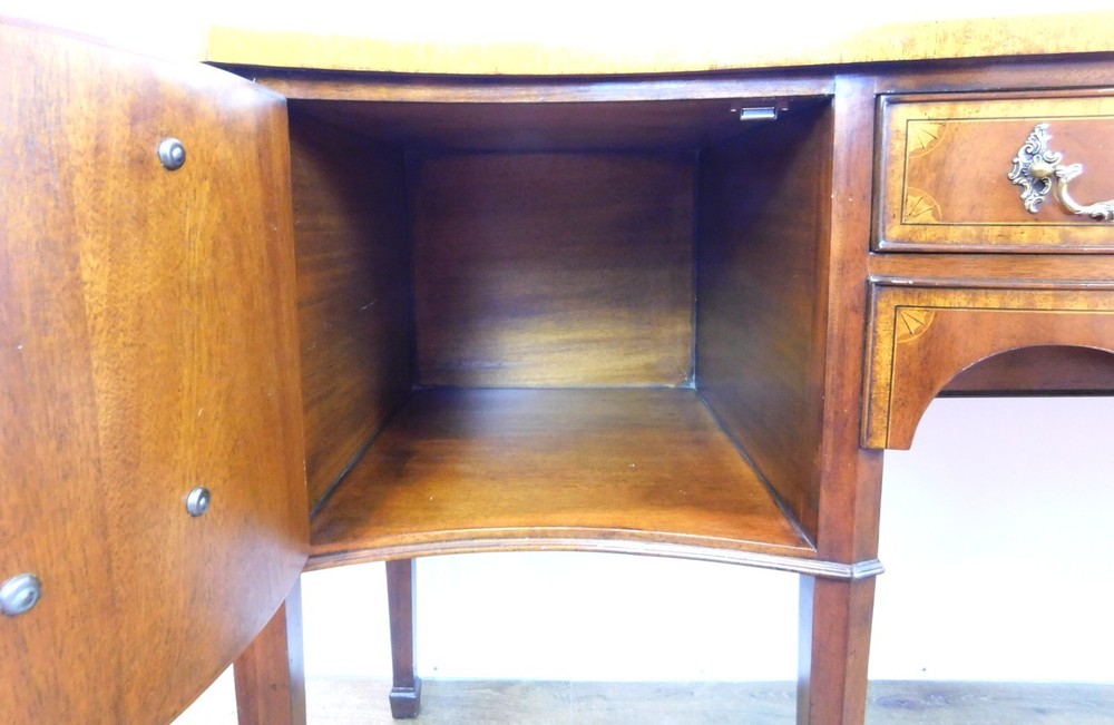 72" Lloyd Buxton Mahogany Serpentine Front Sideboard/Buffet Cabinet