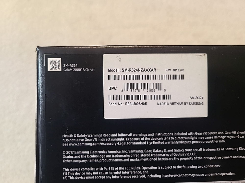 Samsung SM-R324 Gear VR W/Controller Powered by Oculus
