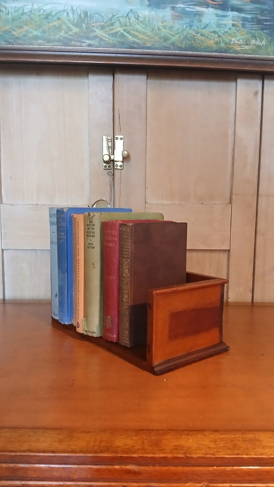 VINTAGE ANTIQUE BOOK TROUGH