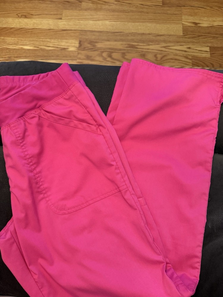 Cherokee Workwear Revolution Scrub Set Medium Top Small Bottom Pink