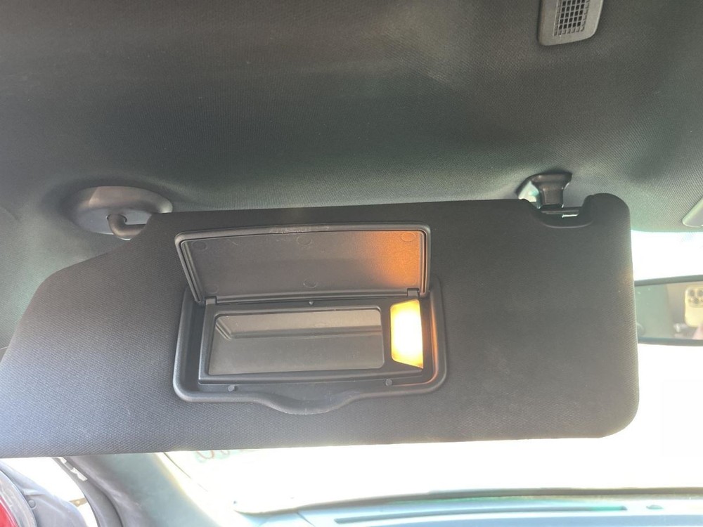 Sun Visor Driver With Illumination Fits 16-19 EXPLORER 989032