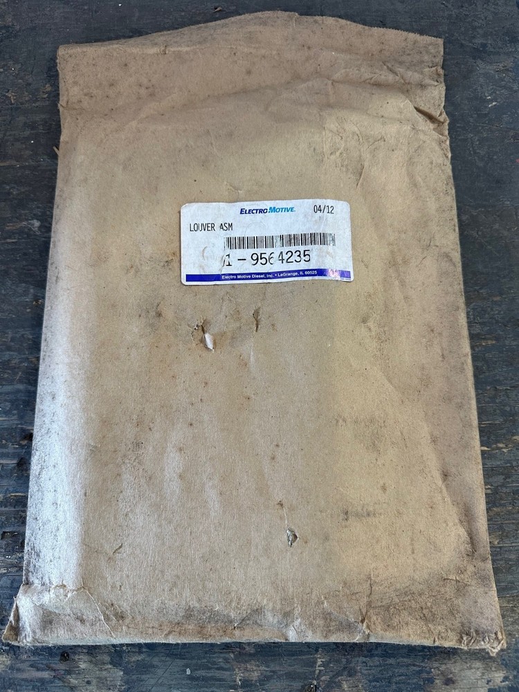 New EMD 9564235 Louver Assembly