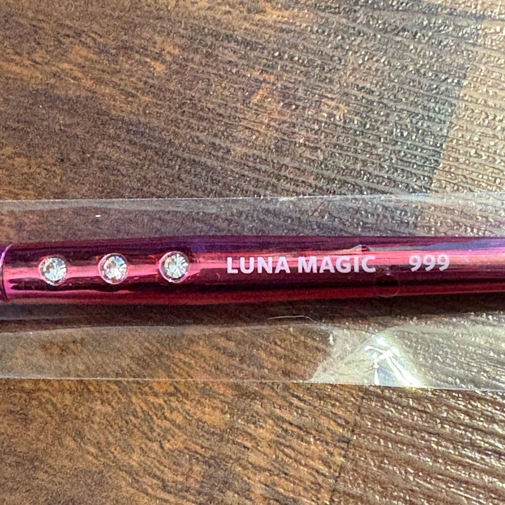 LUNA MAGIC Superstar Highlighter Brush 999