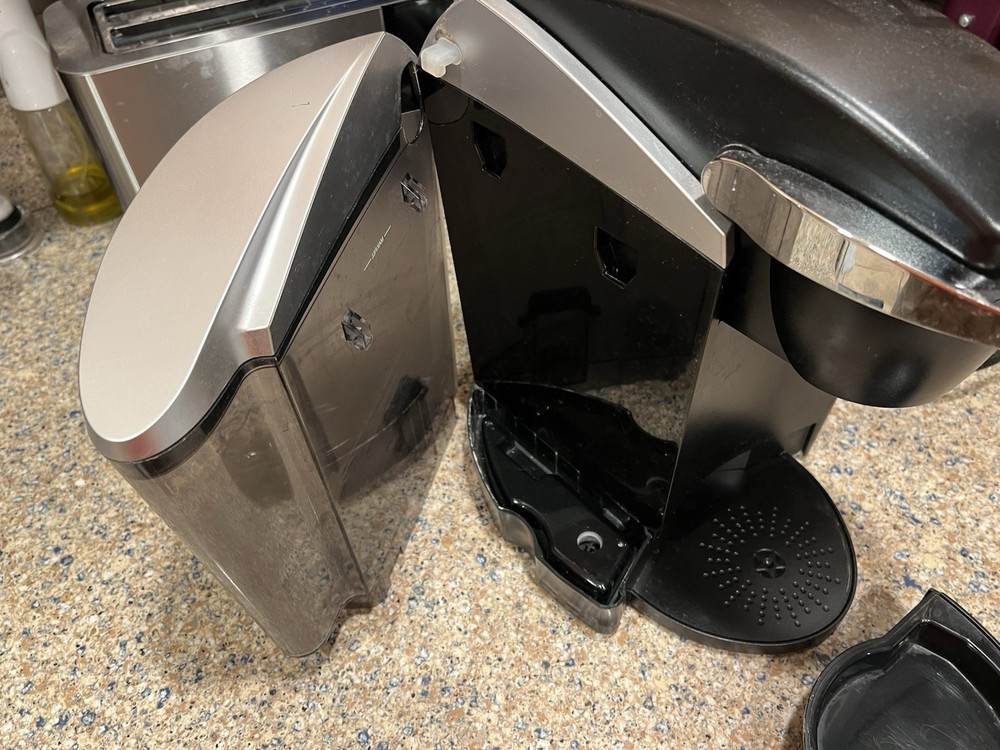 Keurig Single Cup Coffee Maker Model K60, Missing Portion Cup + Grate, For Parts