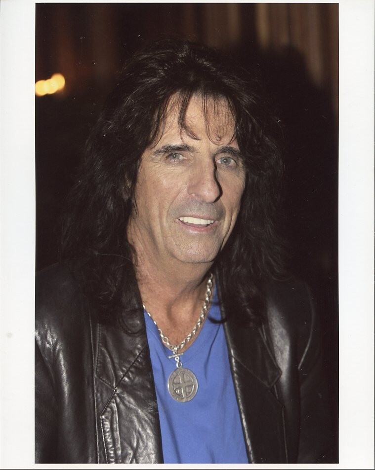 ALICE COOPER  8X10 PHOTO B9315