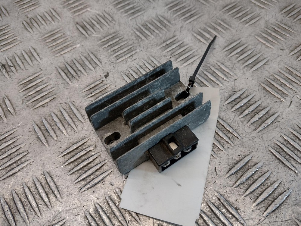 2004 PIAGGIO VESPA ET4 125  RECTIFIER REGULATOR