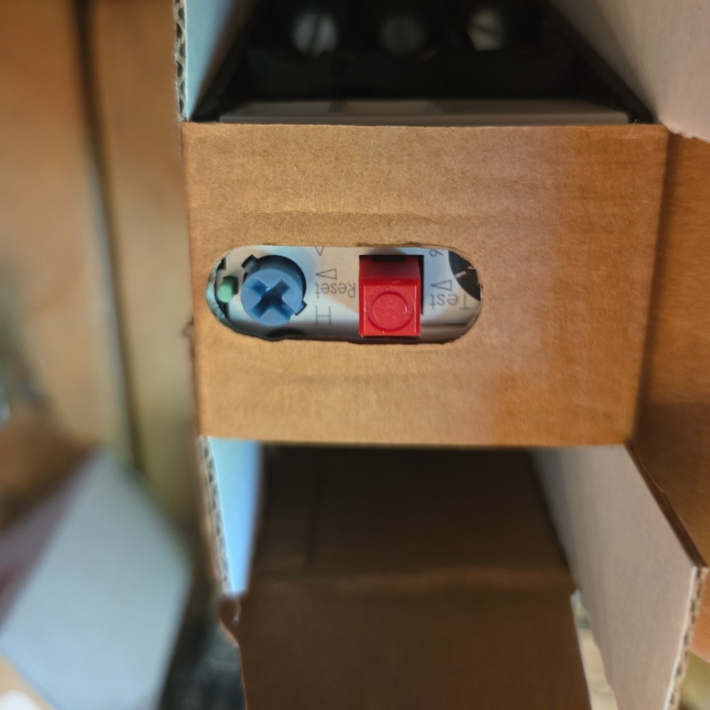 Siemens 3UA59 00-1E Note writing on the box