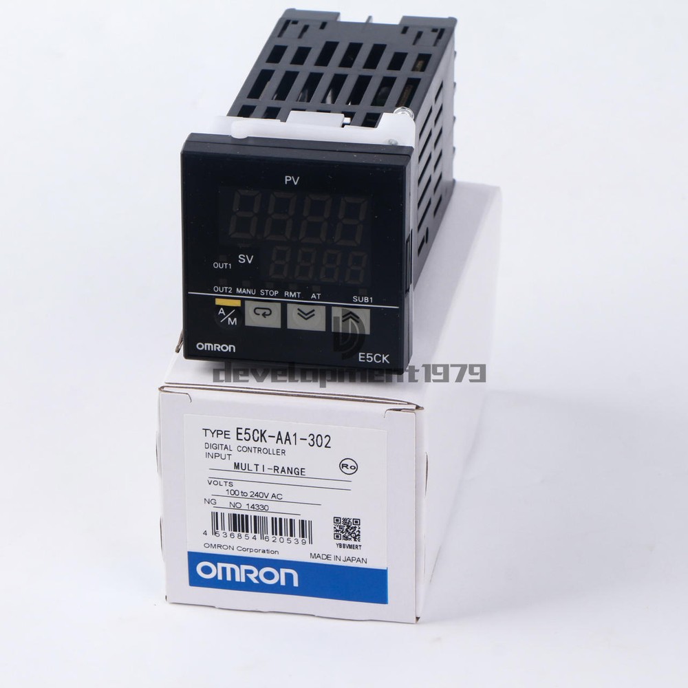 1PCS New Omron E5CK-AA1-302 Digital Control