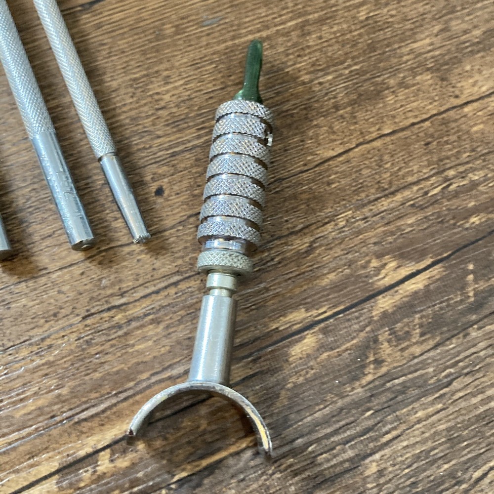 NEW Craftool Leather Working Stamp Tools Set 16 Pieces