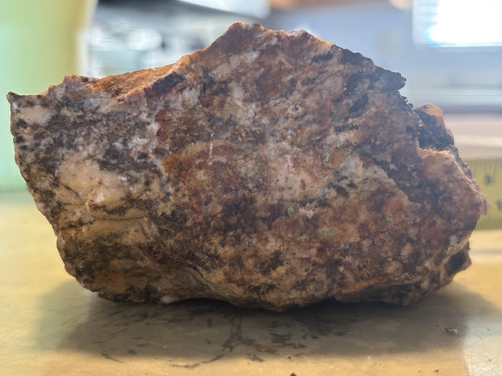highly mineralized gold ore on quartz