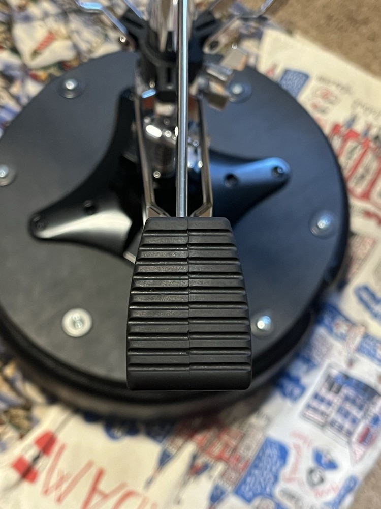 Ahead Spinal G Round Top Throne Red/Black