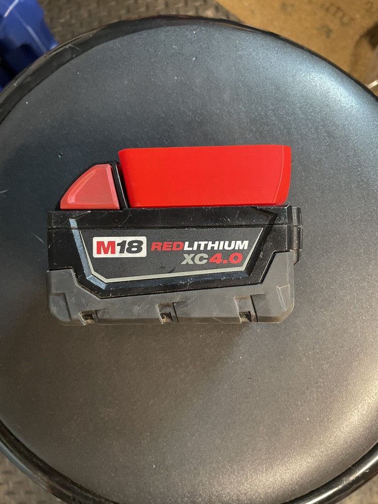 2pk Milwaukee M18 battery Wall Mount