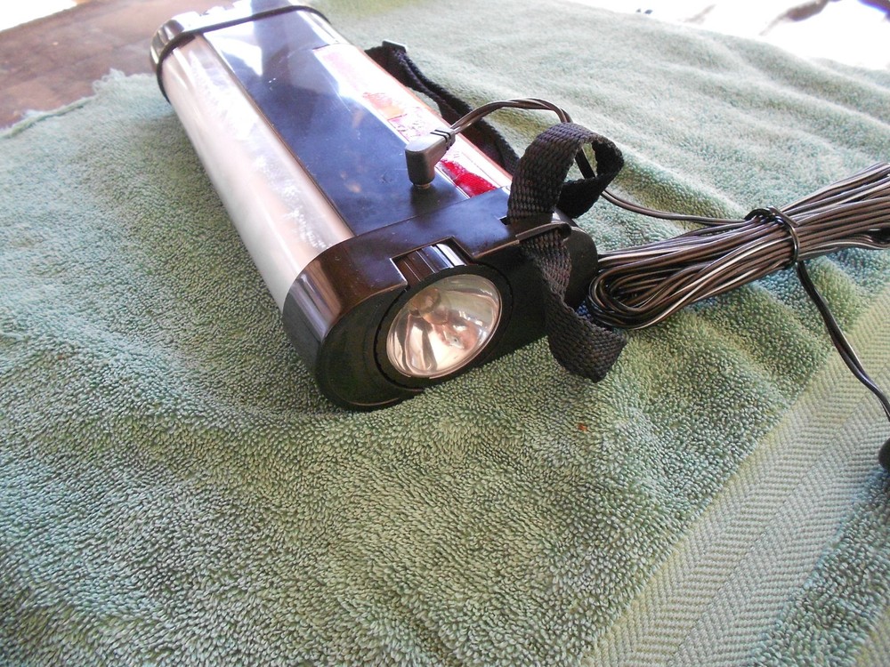 Vtg Roadside "Road Saver" Emergency Light System