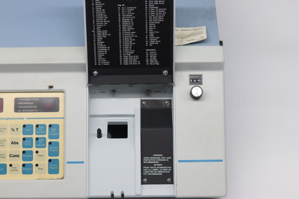 Hach DR/3000 Spectrophotometer