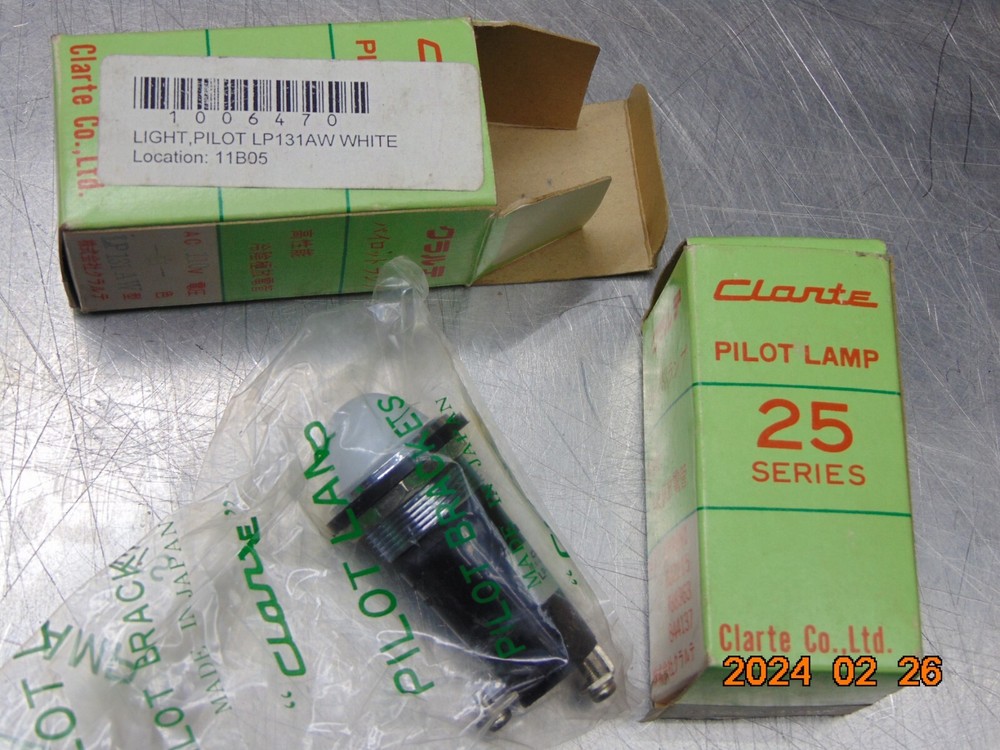 (1) CLARTE LP131AW WHITE PILOT LIGHT SERIES 25