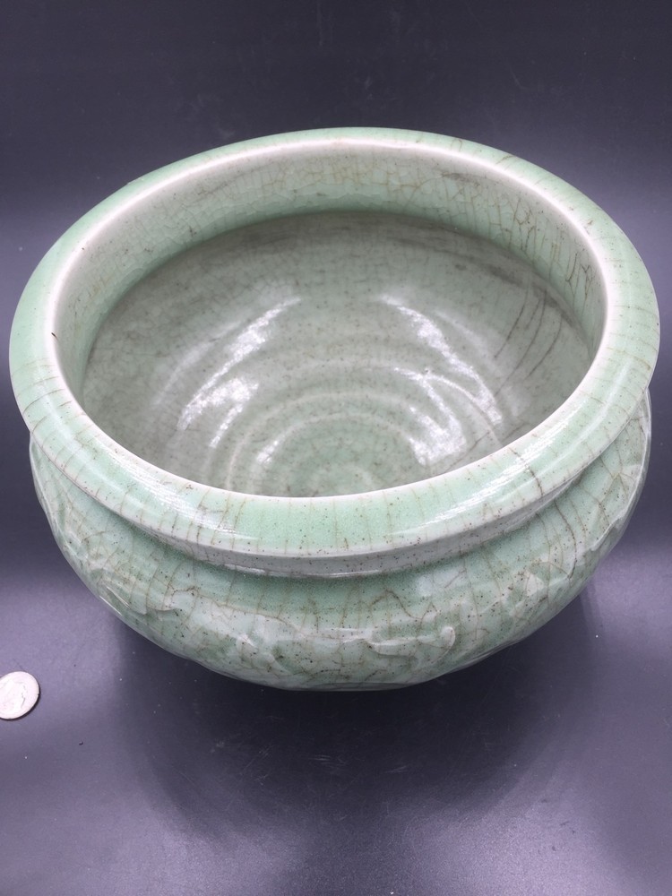 A Chinese Ming Dynasty Celadon Tripod Censer 明代龙泉香炉