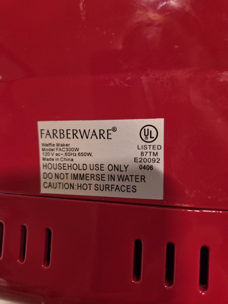 Waffle Maker Farberware Nonstick Used 1 Time Red Ctrl Bake Dial