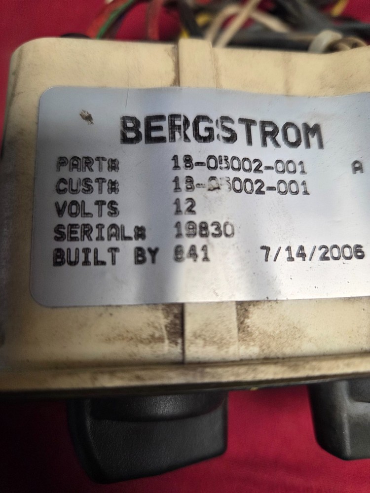 BERGSTROM TEMPERATURE CONTROL SWITCH, PANEL, KNOBS, HEATER, HVAC 18 05002 001