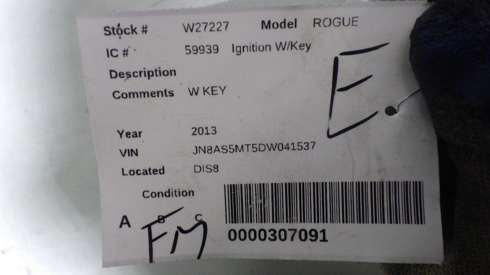 13 NISSAN ROGUE Ignition W/Key