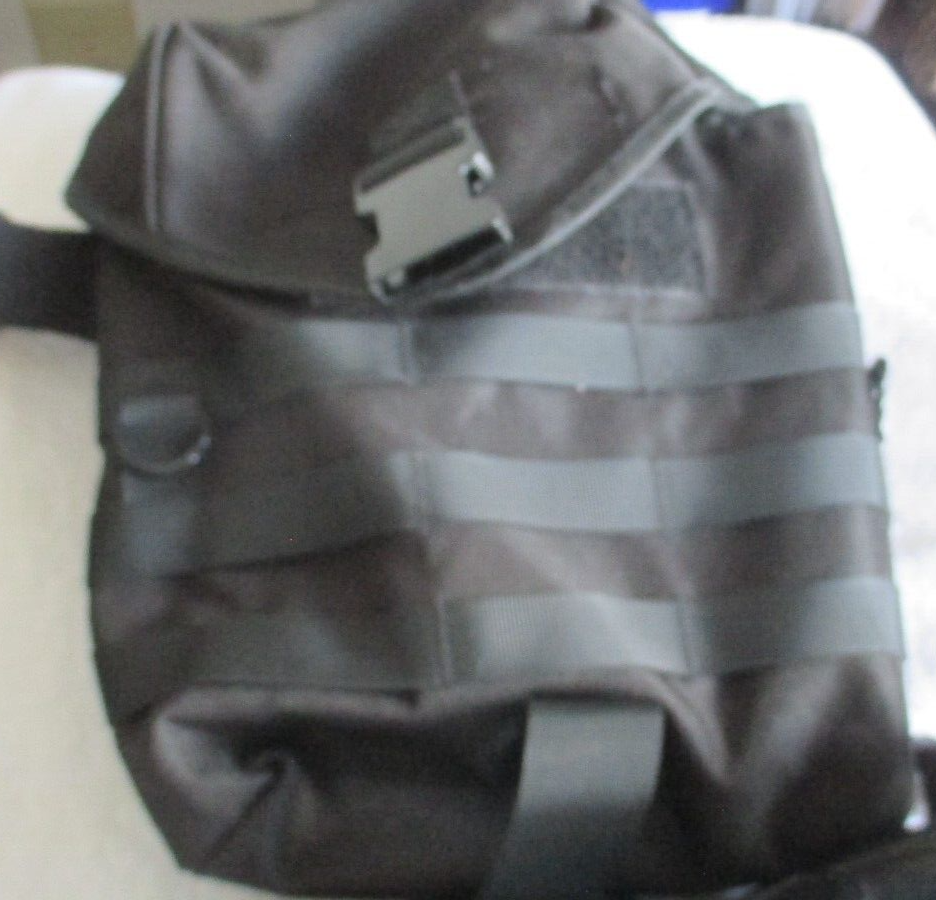 Very Nice Scott Gas Mask with Bag 10009779