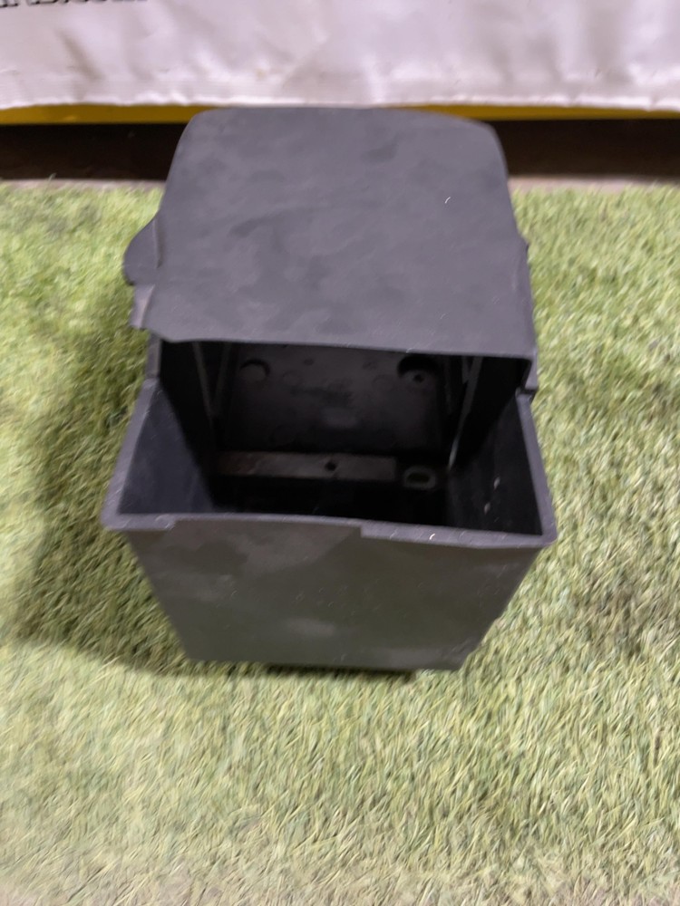 ✅ 2019 LINCOLN MKC Battery Tray OEM