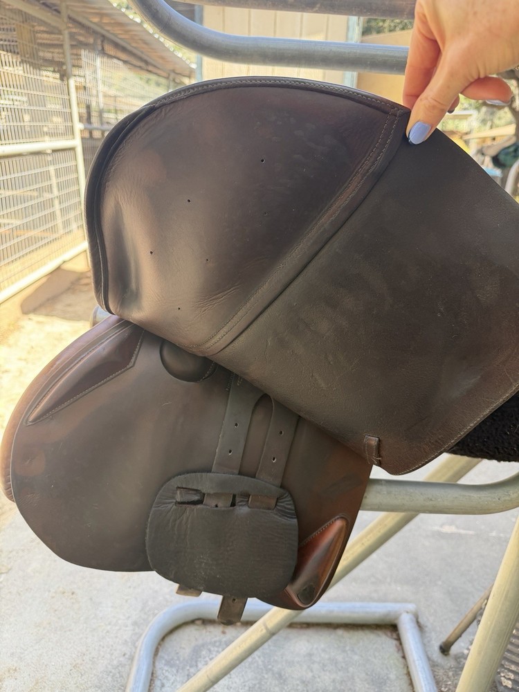 17” 2AA Devoucoux Biarritz Saddle