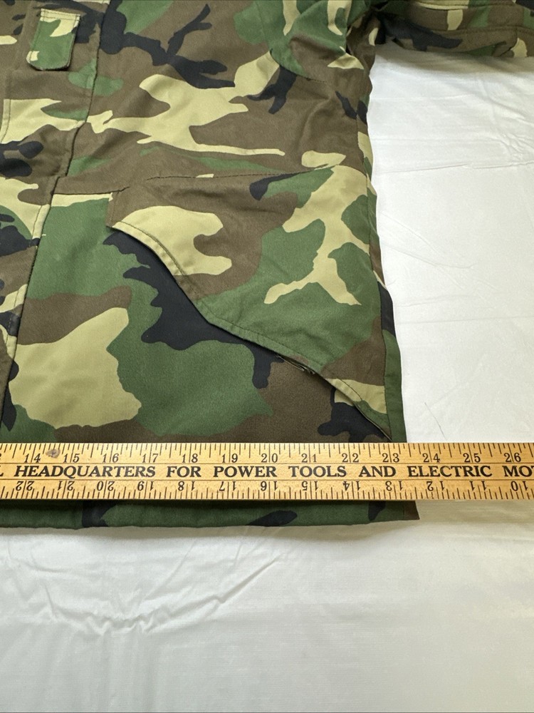 US Military PARKA, Cold Weather, Camouflage Medium Short