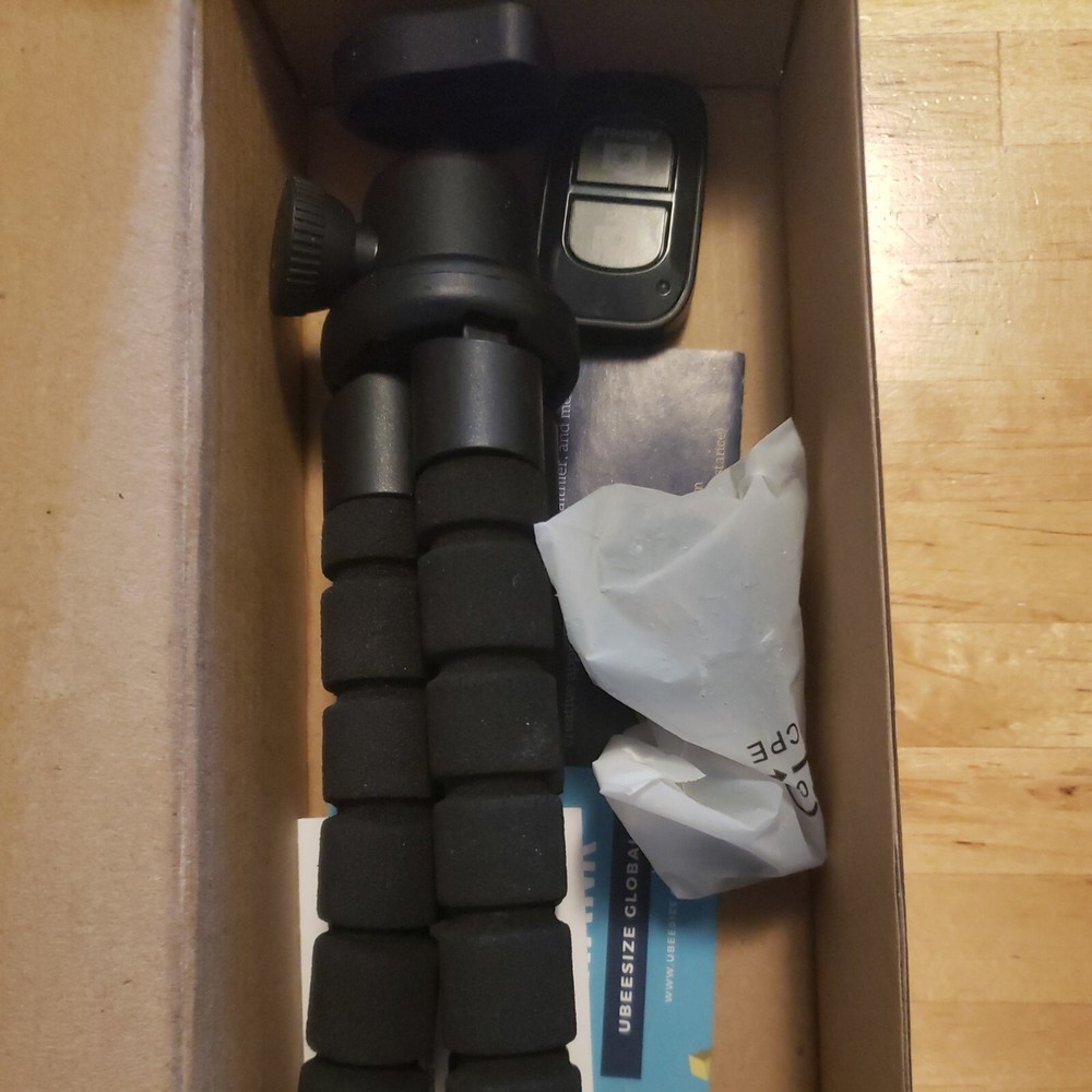 UBeesize Phone Tripod Wireless Remote - Missing phone holder attachment