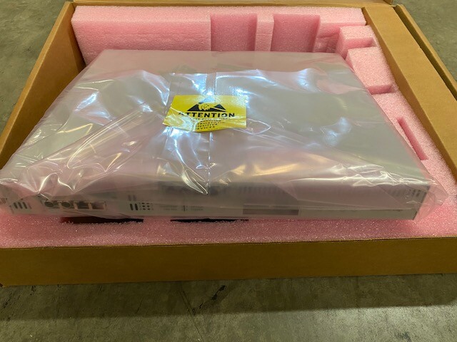 Universal Edge 637 NTZG37AA Network Switch (NEW)